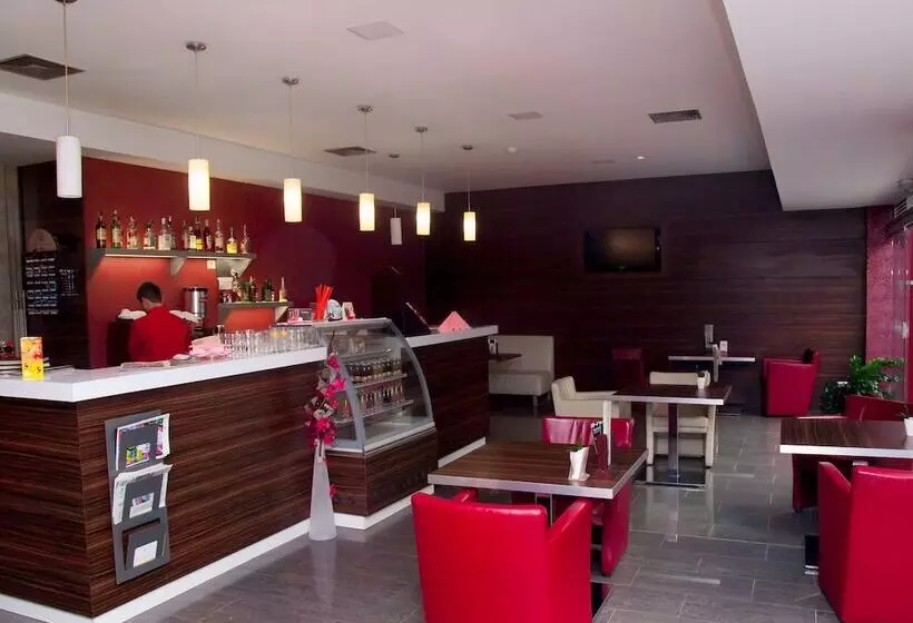 هتل Magnus Trenčín