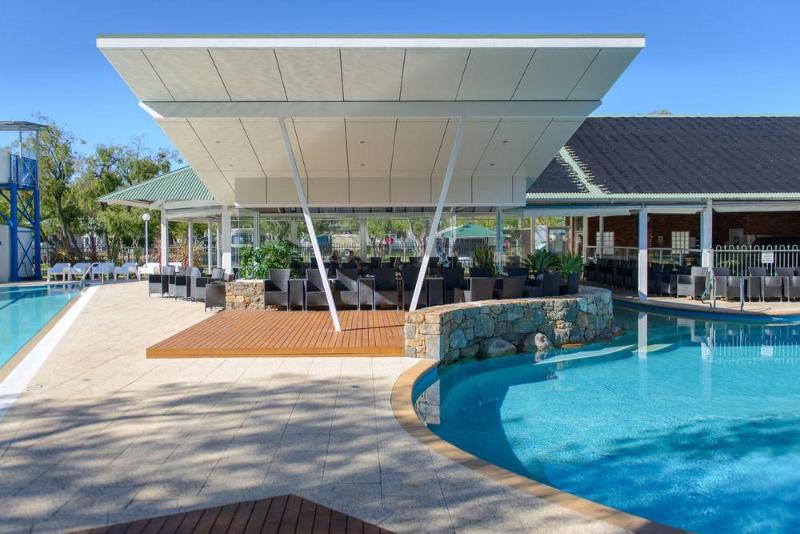 Отель Mandalay Holiday Resort And Tourist Park