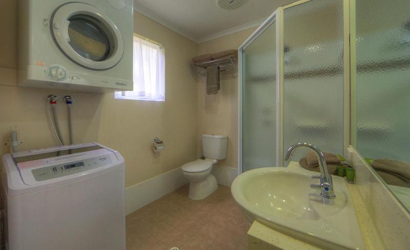 Отель Mandalay Holiday Resort And Tourist Park