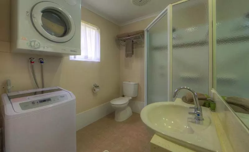 Отель Mandalay Holiday Resort And Tourist Park