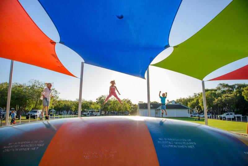 Отель Mandalay Holiday Resort And Tourist Park