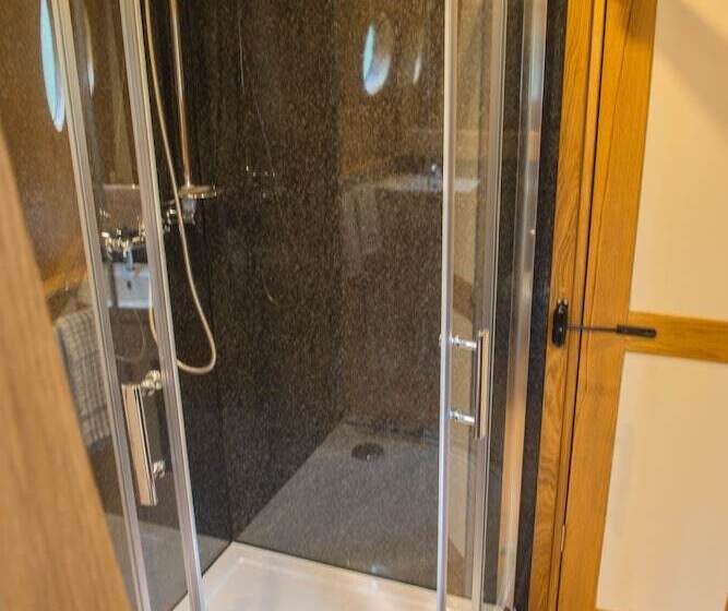 ホテル Narrowboat Puzzle