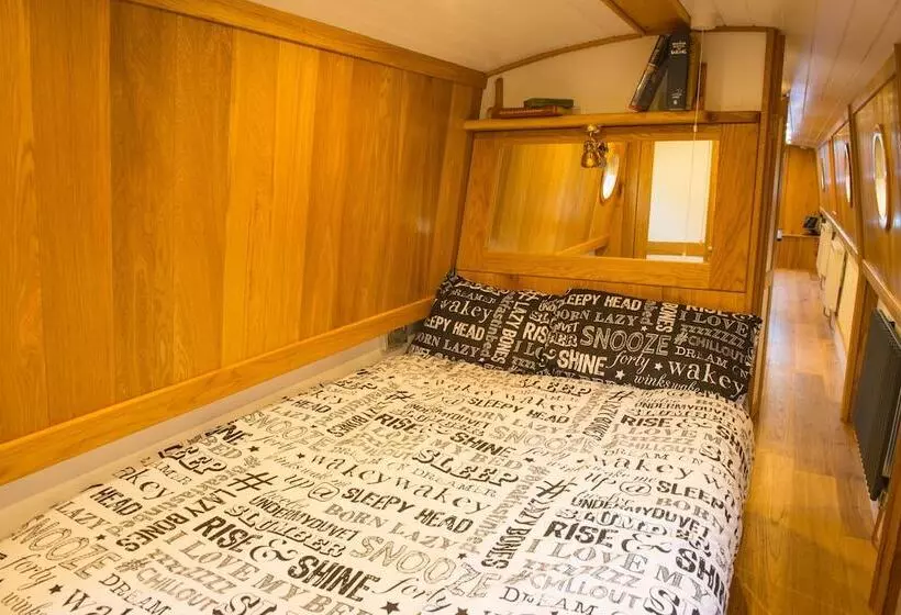 Hotel Narrowboat Puzzle