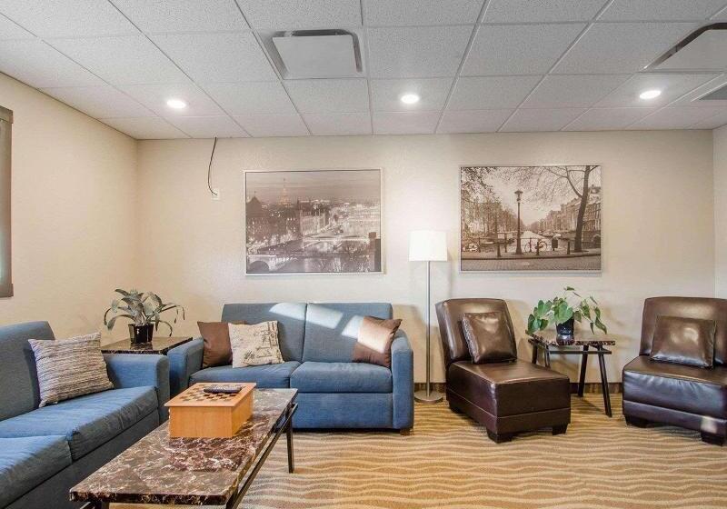 בית מלון כפרי Kindersley All Suites