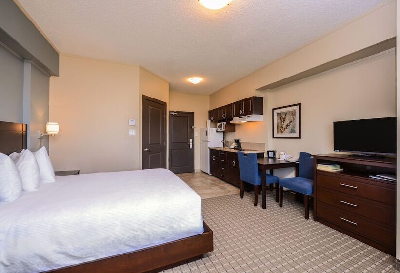 בית מלון כפרי Kindersley All Suites