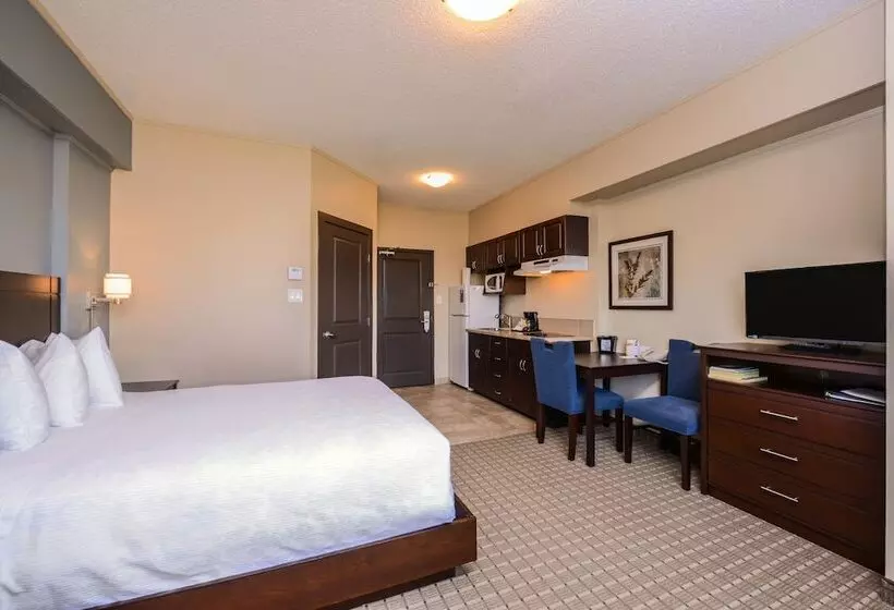 בית מלון כפרי Kindersley All Suites