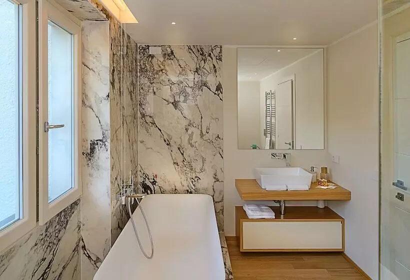 Hotelli Resort Miramonti