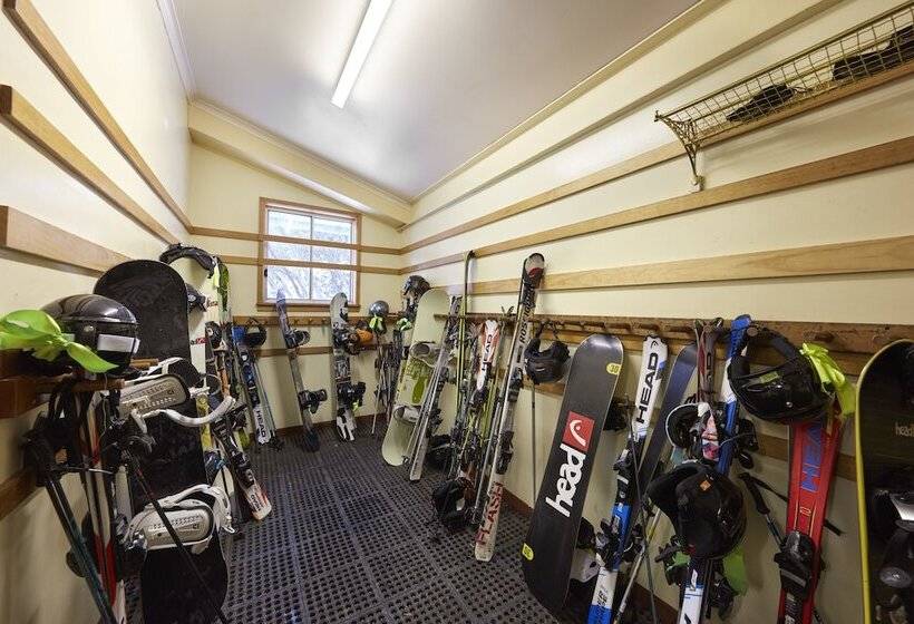 בית מלון כפרי Ripparoo Ski Lodge