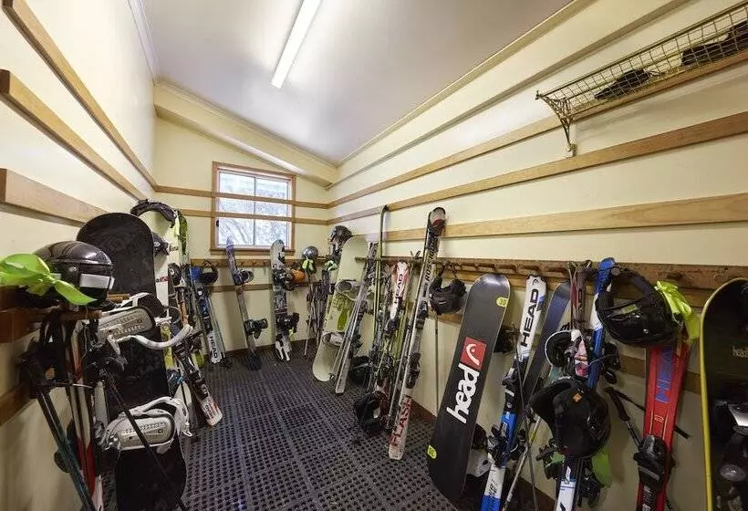 酒店 Ripparoo Ski Lodge