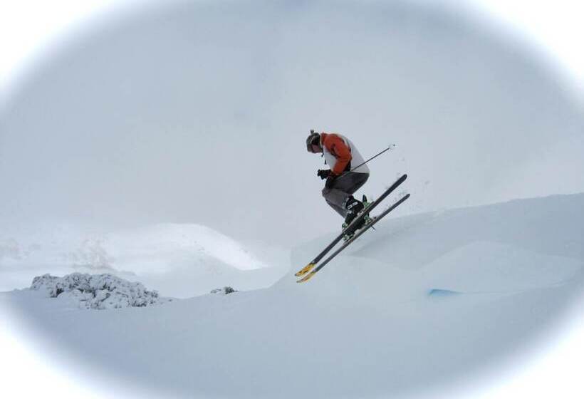 בית מלון כפרי Ripparoo Ski Lodge