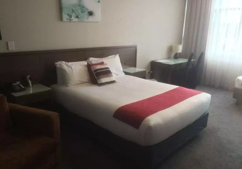 בית מלון כפרי Sfera's Park Suites & Convention Centre