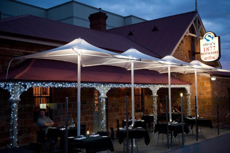 בית מלון כפרי Sfera's Park Suites & Convention Centre