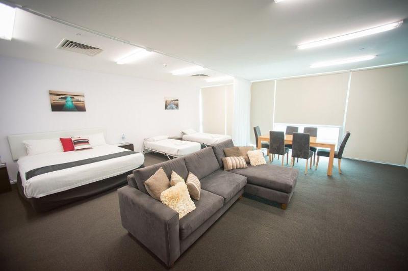 בית מלון כפרי Sfera's Park Suites & Convention Centre