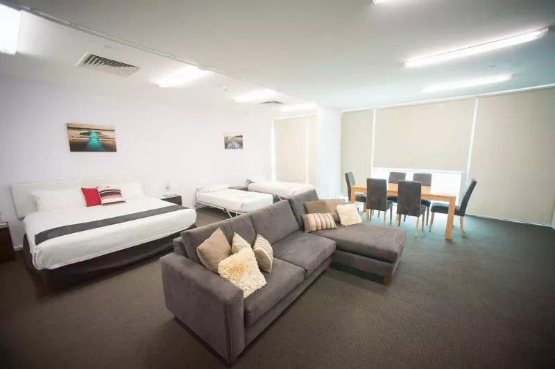 בית מלון כפרי Sfera's Park Suites & Convention Centre