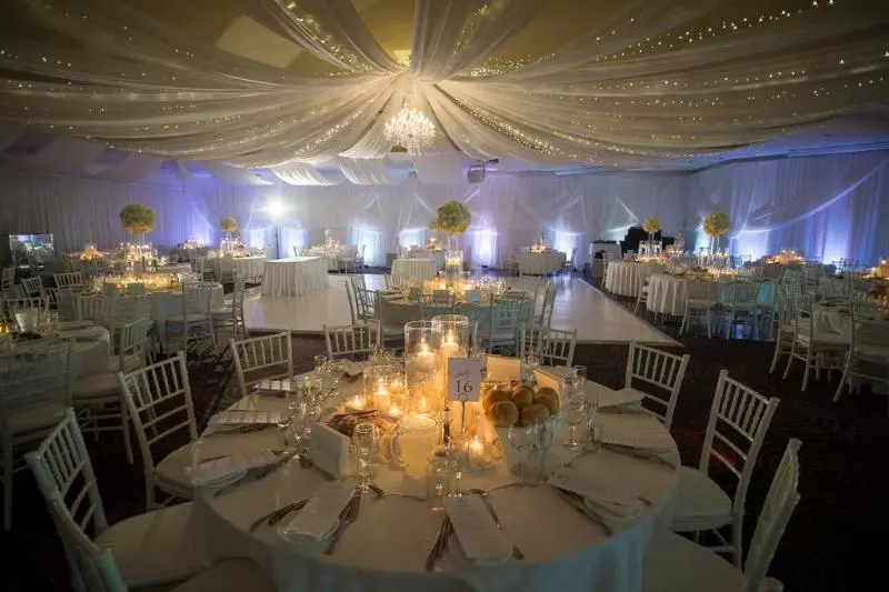 בית מלון כפרי Sfera's Park Suites & Convention Centre