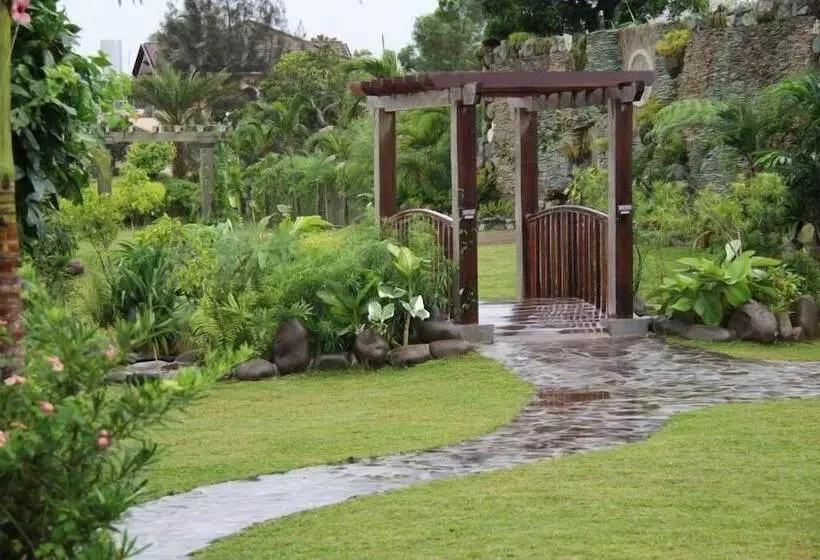 The Q Hotel & Restaurant