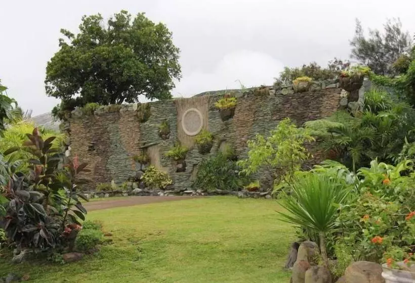 The Q Hotel & Restaurant