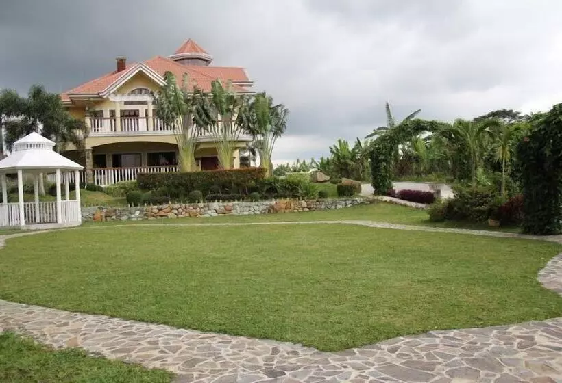 The Q Hotel & Restaurant