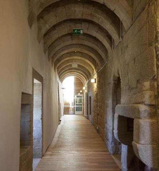 Parador Castillo De Monterrei