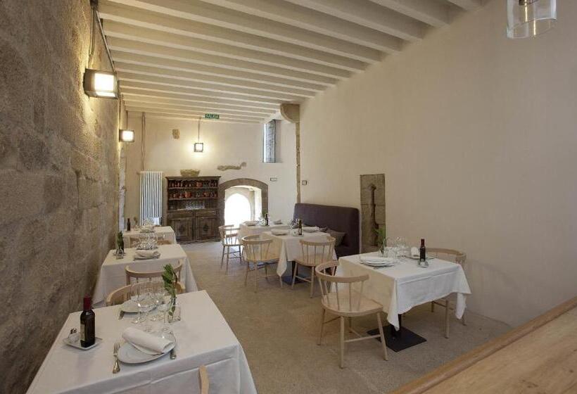 Parador Castillo De Monterrei