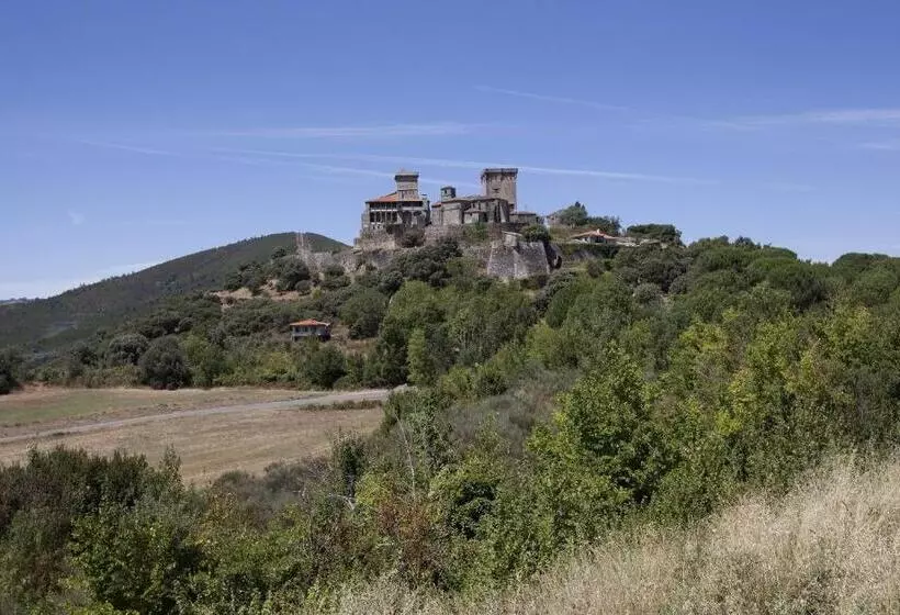 Parador Castillo De Monterrei