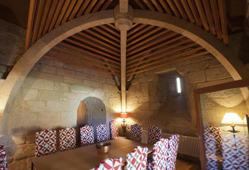 Parador Castillo De Monterrei