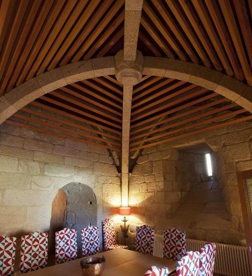 Parador Castillo De Monterrei