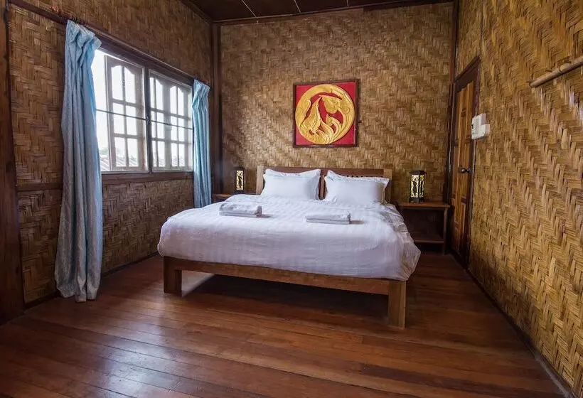 پانسیون Amandra Villa