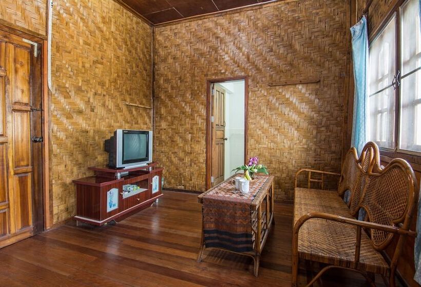 بنسيون Amandra Villa