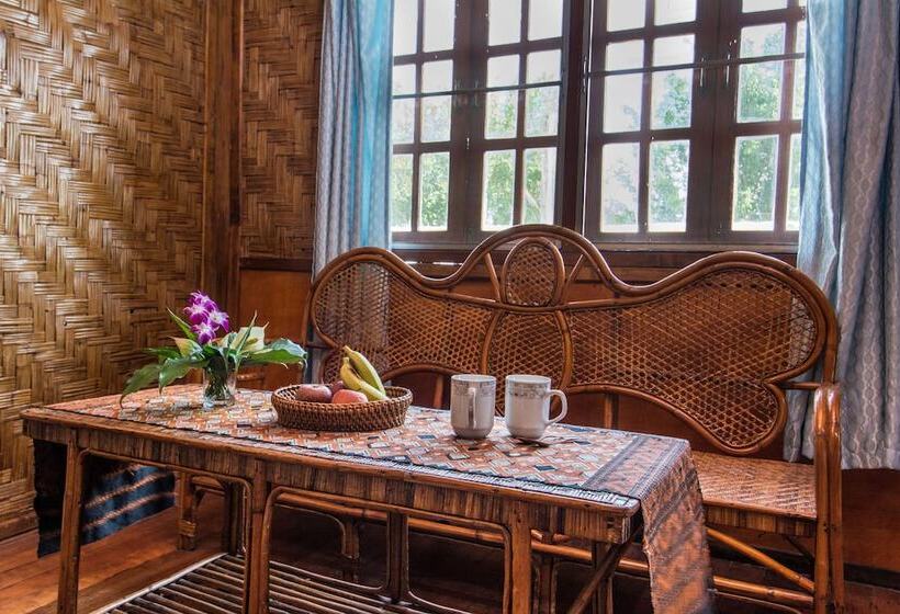 بنسيون Amandra Villa