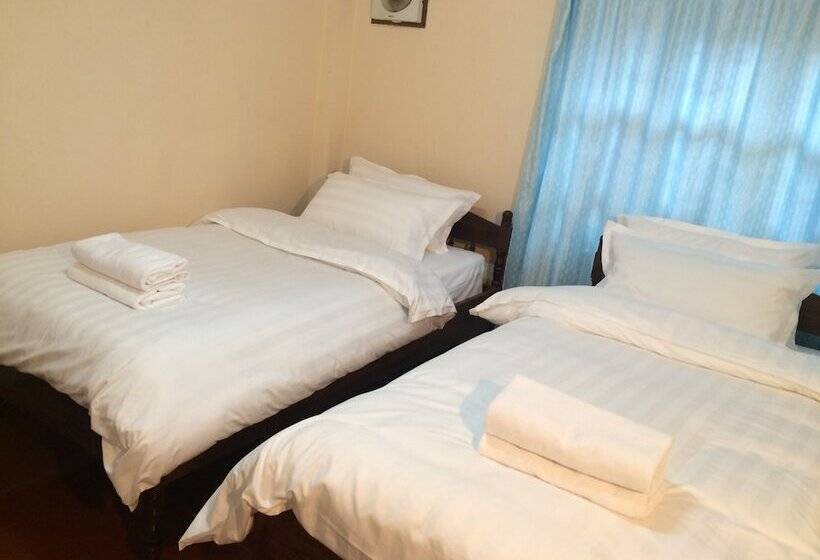 بنسيون Amandra Villa