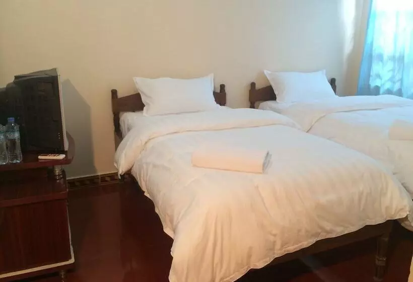 پانسیون Amandra Villa