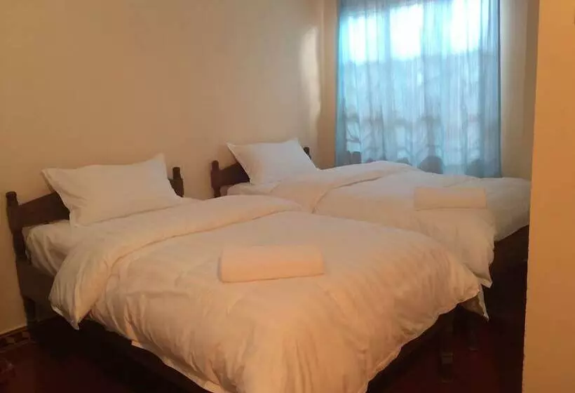 پانسیون Amandra Villa