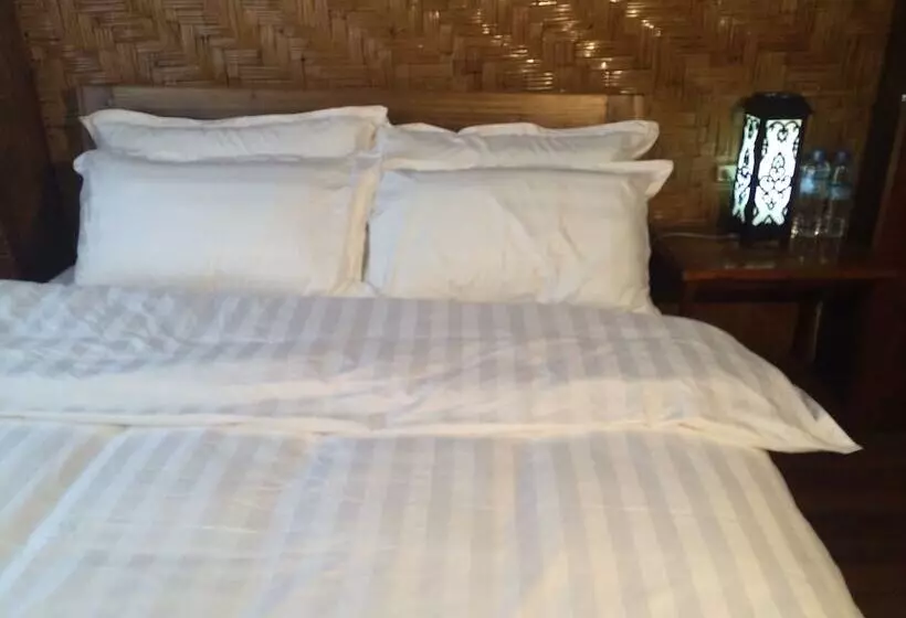 پانسیون Amandra Villa