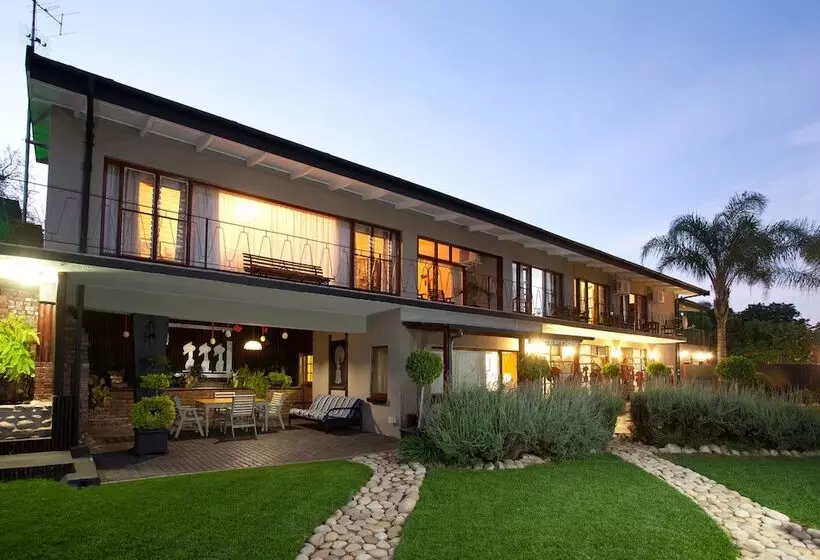 پانسیون Miles B&b Guest House