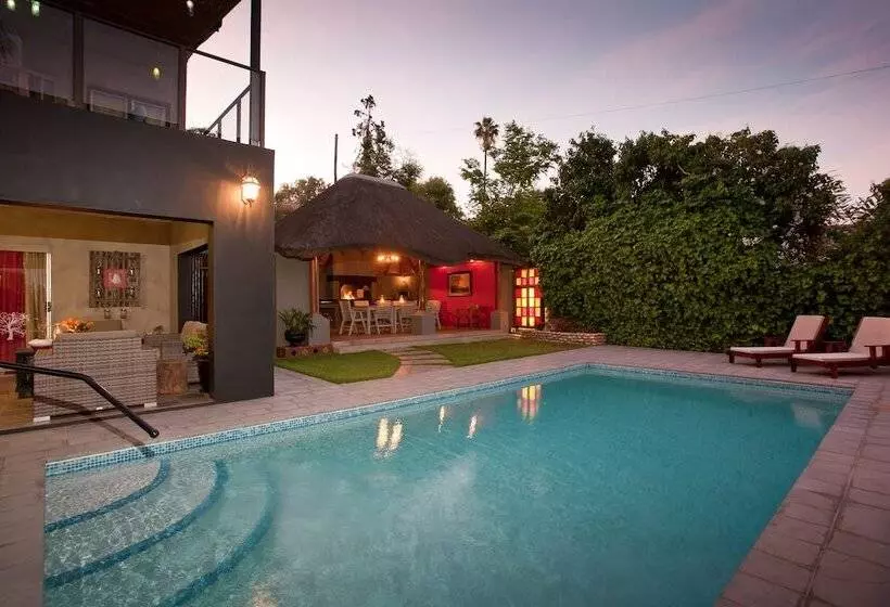 پانسیون Miles B&b Guest House