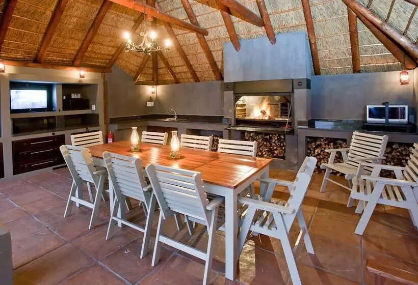 پانسیون Miles B&b Guest House