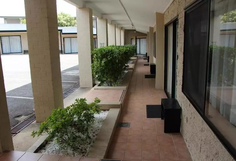 The Pioneer Way Motel