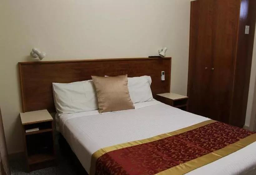 The Pioneer Way Motel