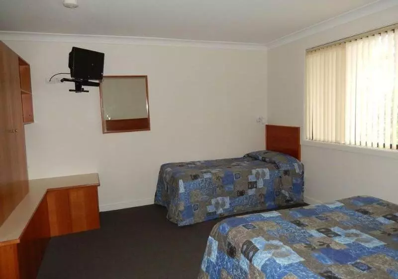 The Pioneer Way Motel