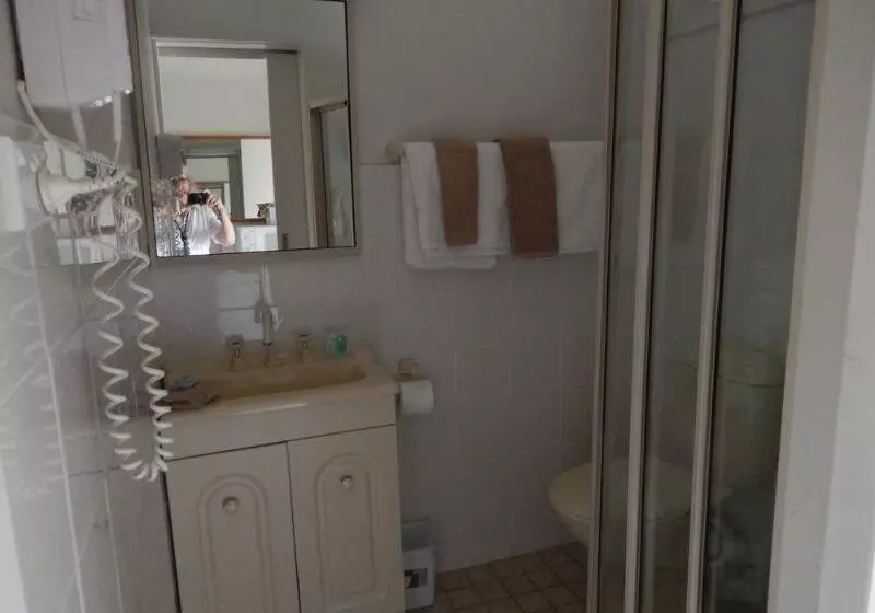 The Pioneer Way Motel