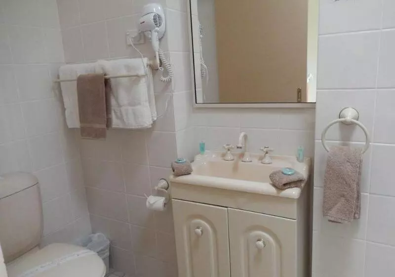 The Pioneer Way Motel