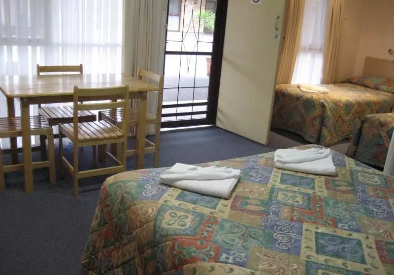 Sanctuary Park Motel