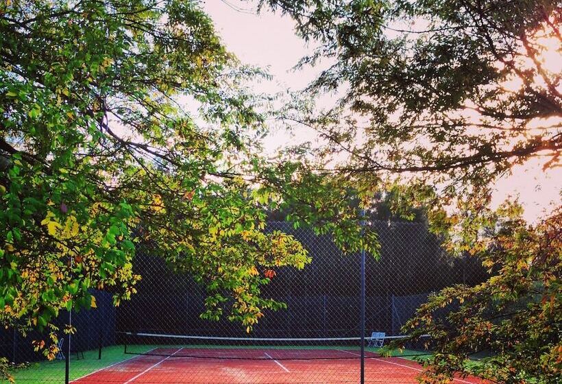 The Carriages Boutique Hotel and Vineyard