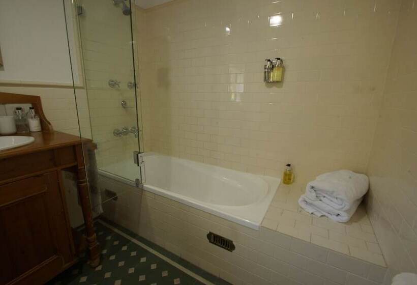 The Carriages Boutique Hotel and Vineyard