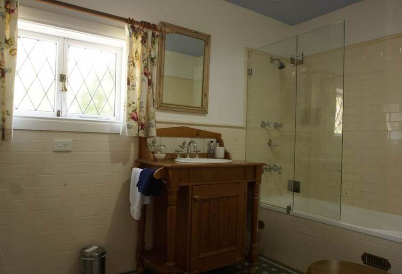 The Carriages Boutique Hotel and Vineyard