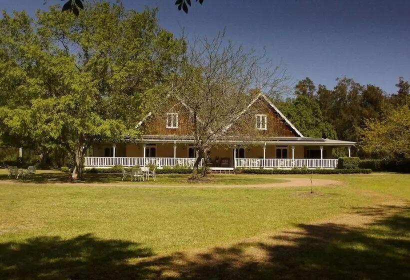 The Carriages Boutique Hotel and Vineyard