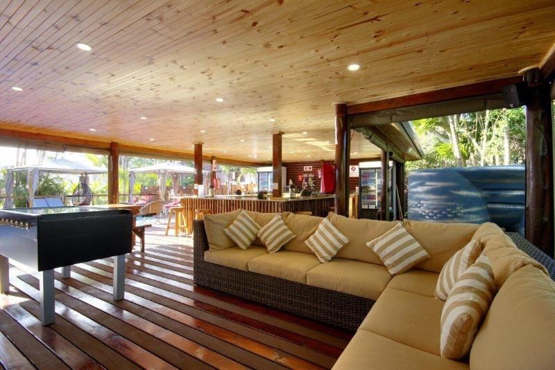 فندق صغير Urban Glamping Tranquil International Backpacking Village