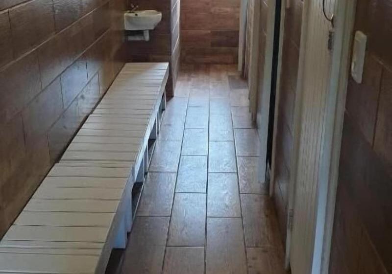 فندق صغير Urban Glamping Tranquil International Backpacking Village