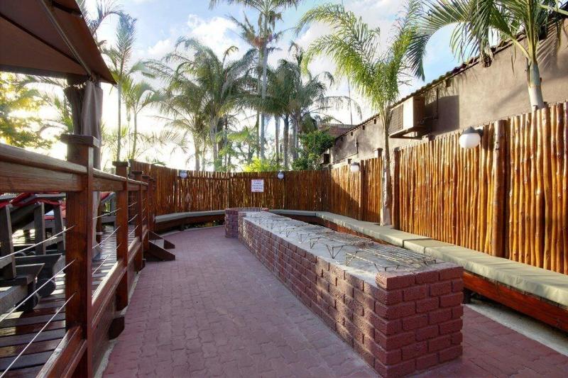 فندق صغير Urban Glamping Tranquil International Backpacking Village